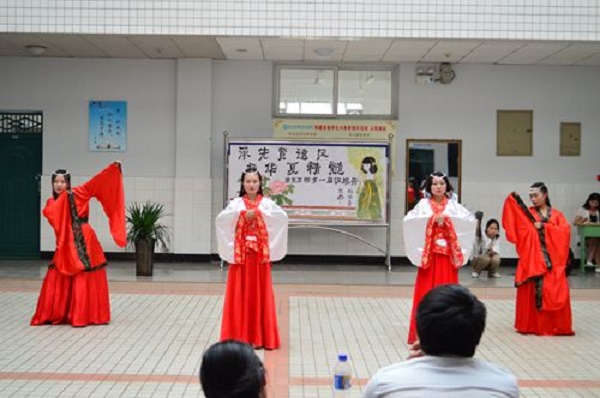 成都公办的中专学校有哪些(成都幼师专业比较好的职高学校)