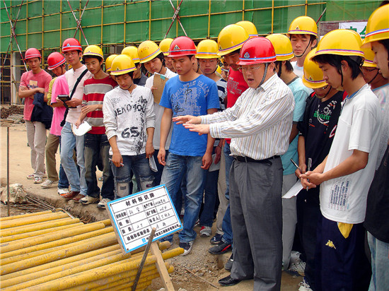 成都礼仪职业技术学校地址(成都市礼仪职业中学招生电话)